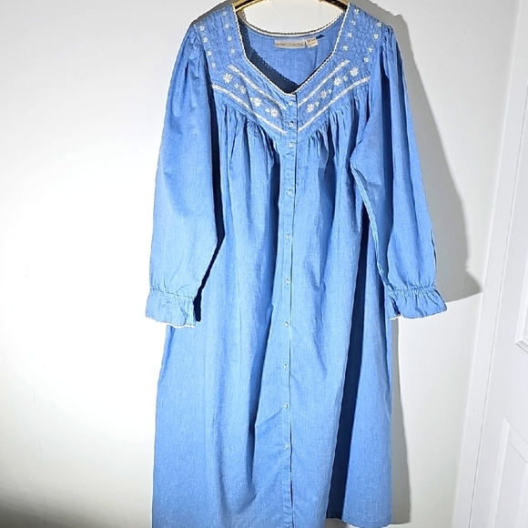 Gilligan & O'mally Button Down Robe W/ Pearl Buttons. Blue Embroidered & Lace. L - Picture 1 of 11